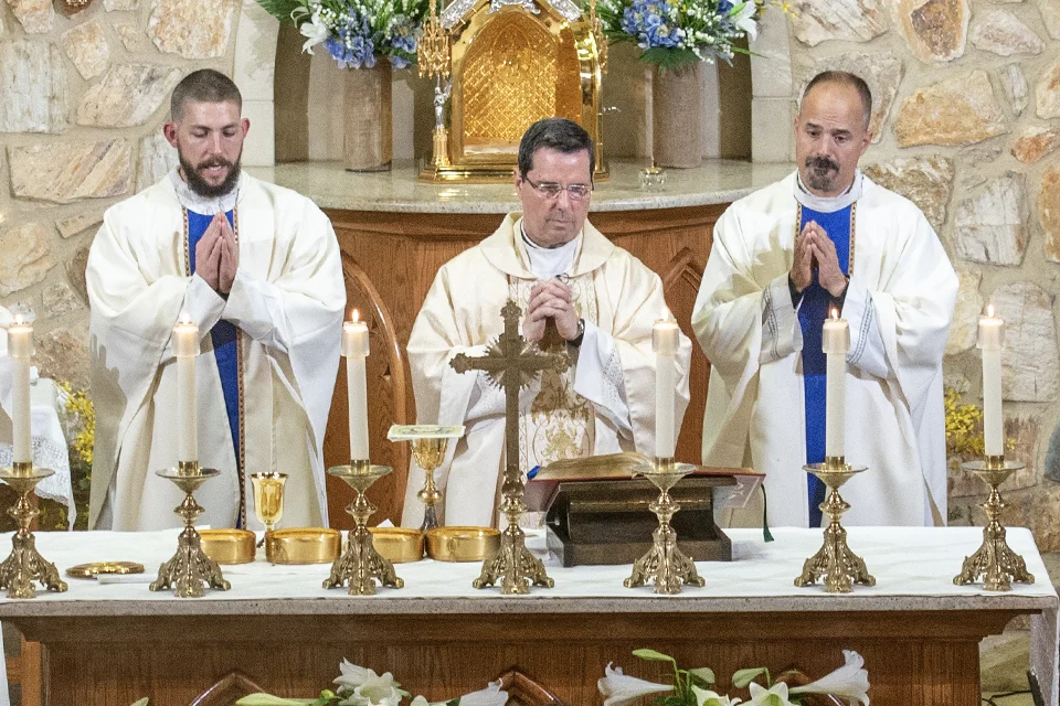 warrenton va catholic priests